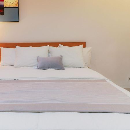 Home Guesthouse Surabaya Luaran gambar