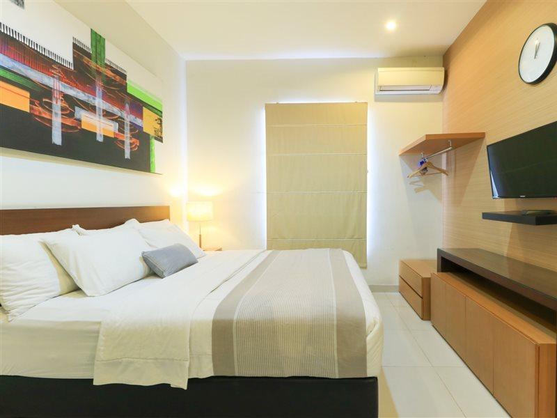Home Guesthouse Surabaya Luaran gambar