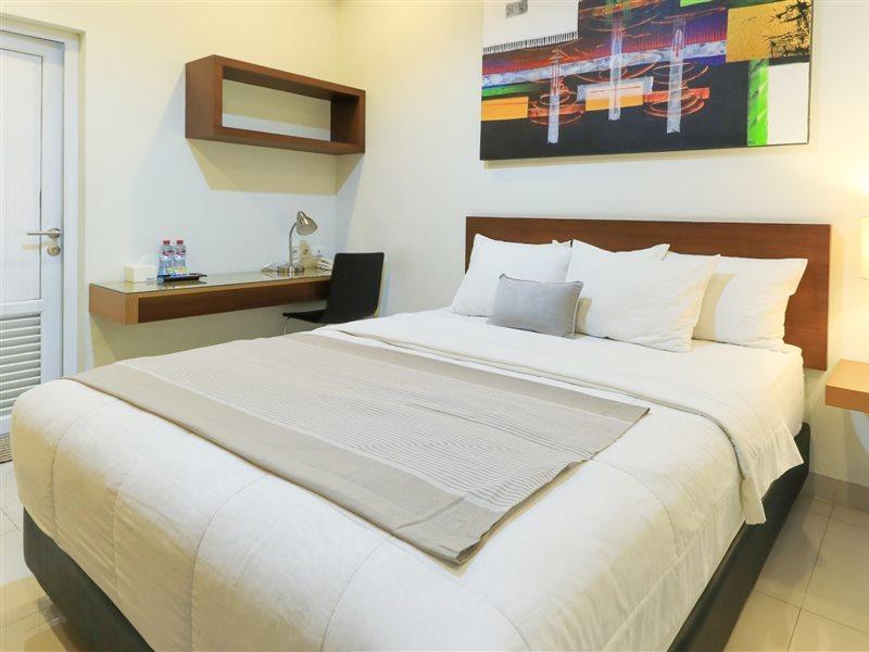 Home Guesthouse Surabaya Luaran gambar