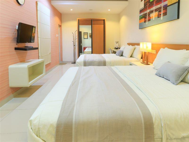 Home Guesthouse Surabaya Luaran gambar