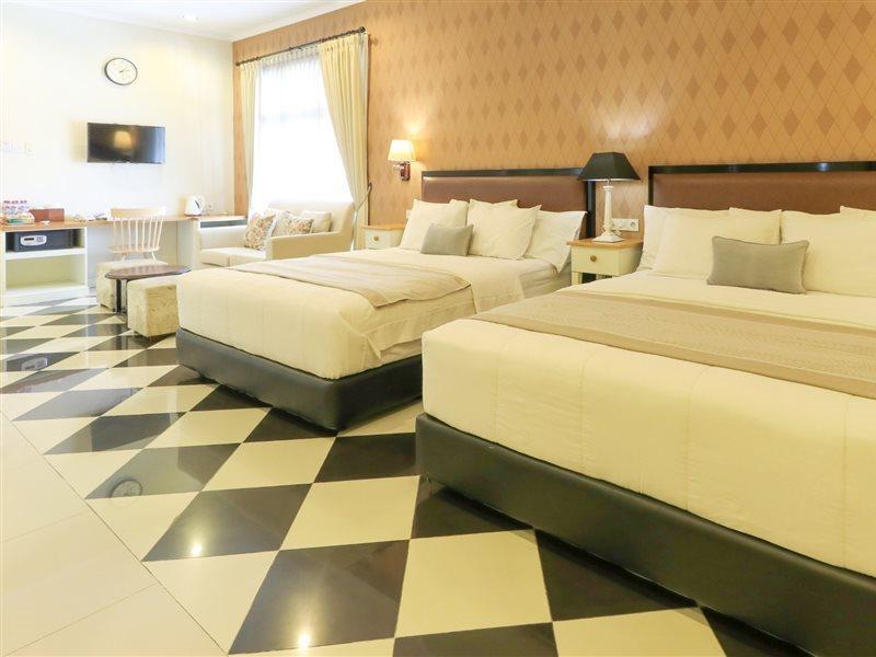 Home Guesthouse Surabaya Luaran gambar