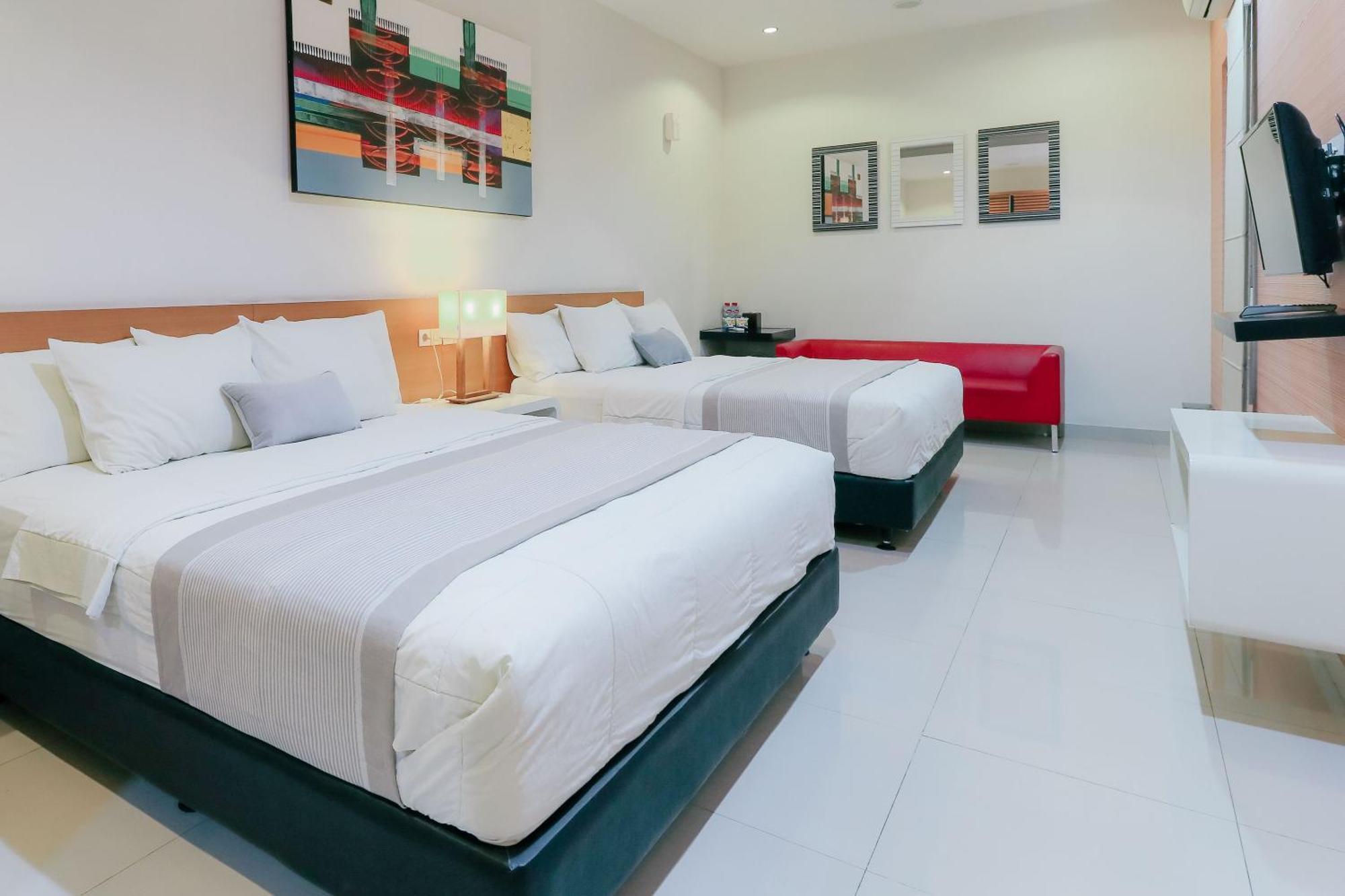 Home Guesthouse Surabaya Luaran gambar