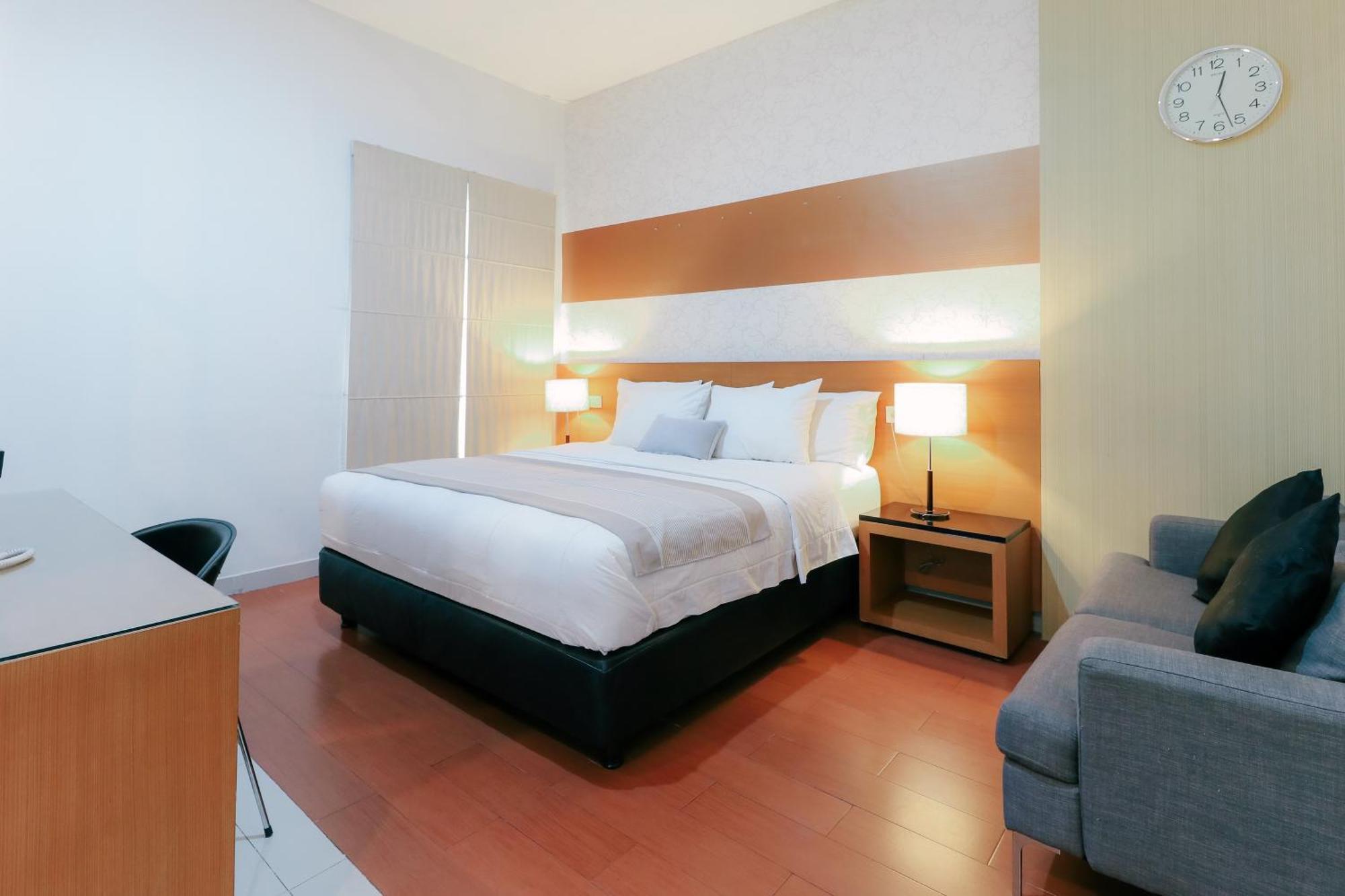 Home Guesthouse Surabaya Luaran gambar