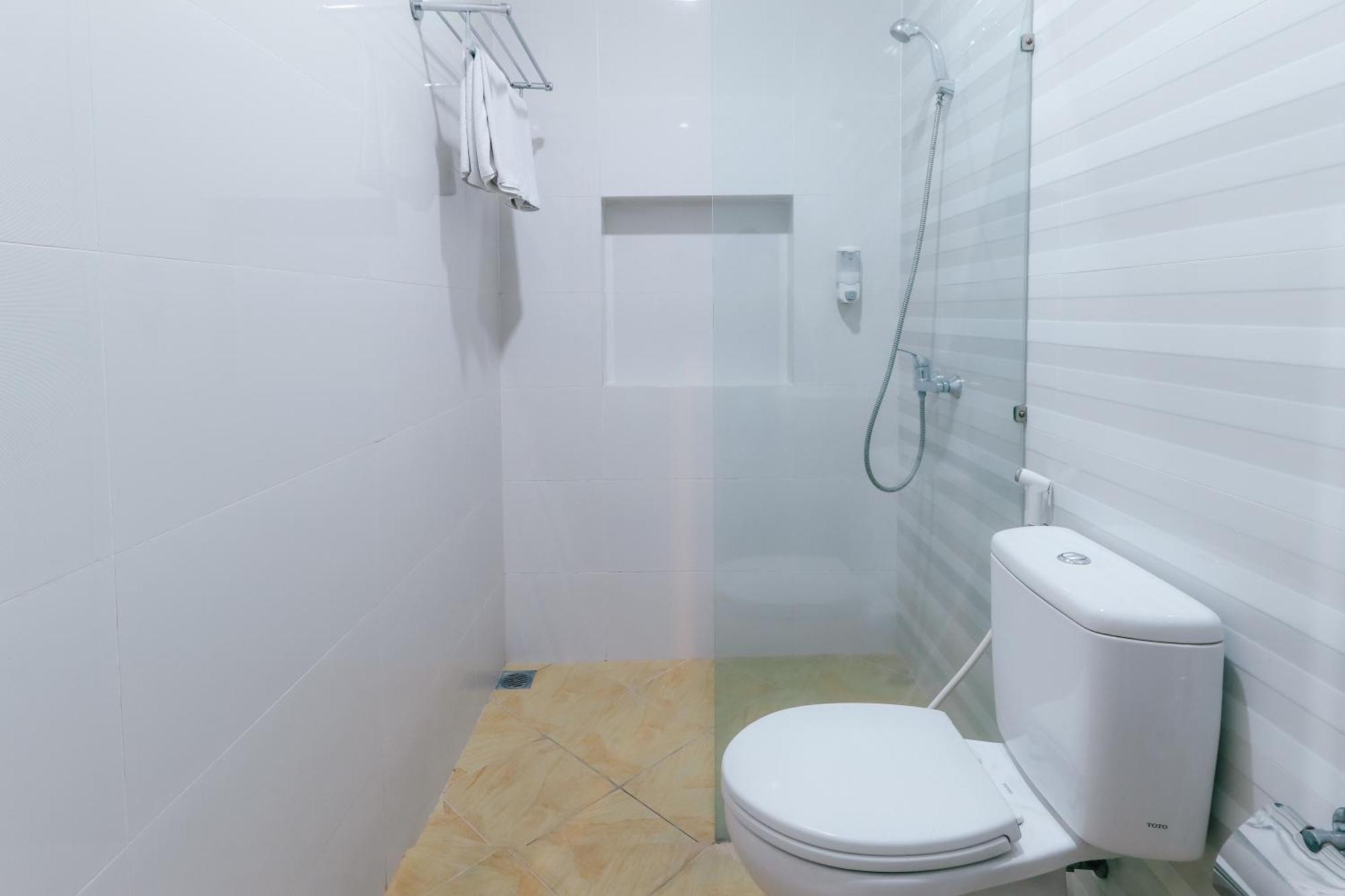Home Guesthouse Surabaya Luaran gambar