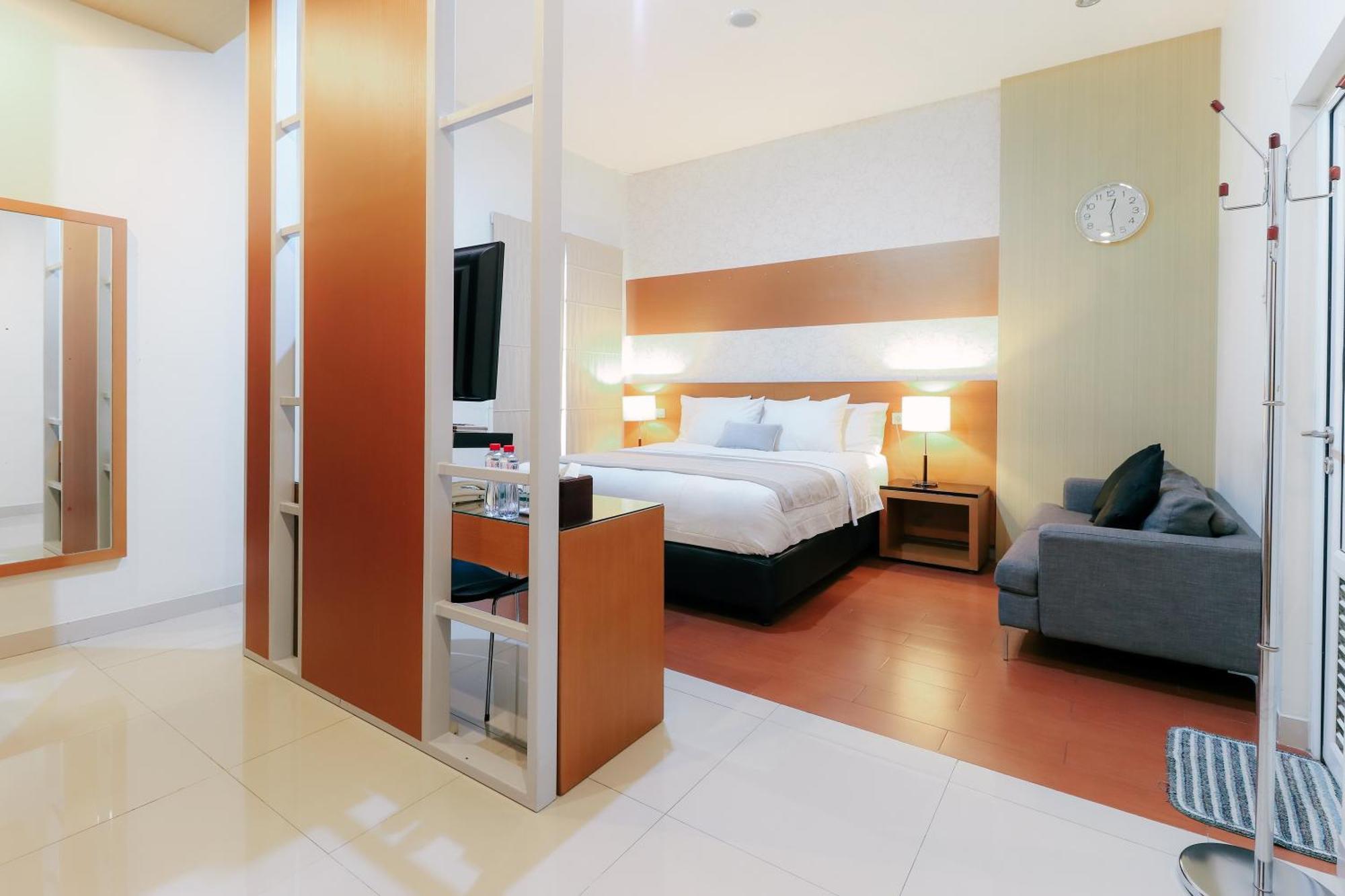 Home Guesthouse Surabaya Luaran gambar